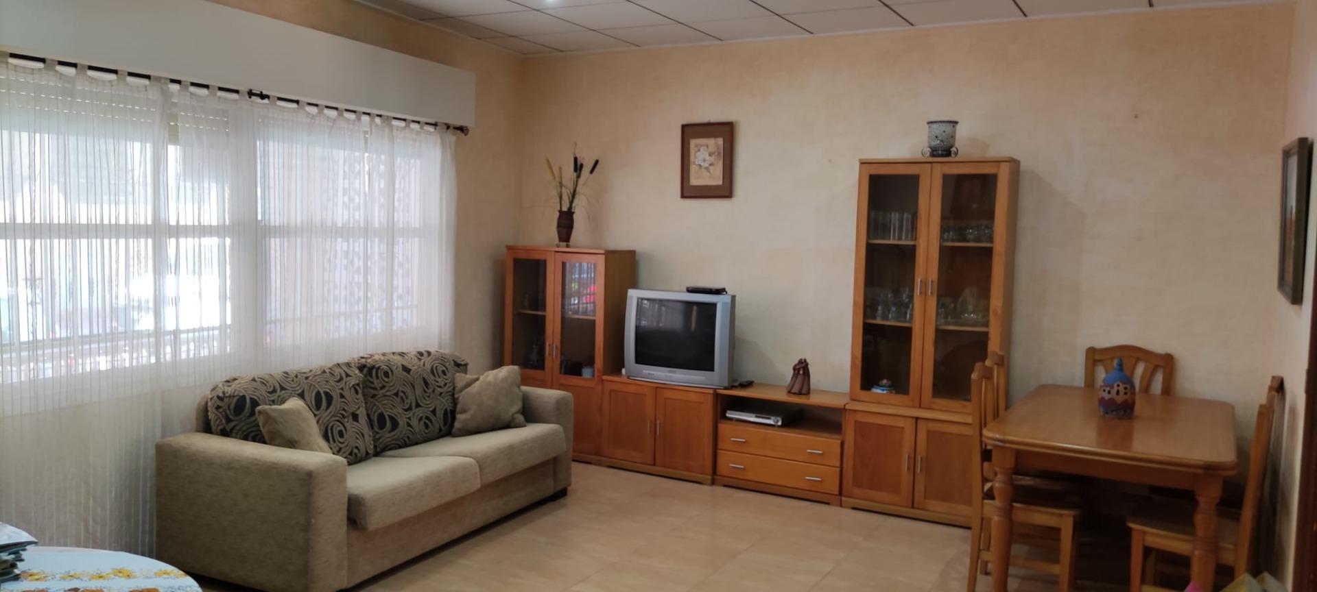 4-2-98 House in the Center of Torrevieja: Comfort and Proximity to the Beach with 3 Bedrooms and 2 Bathrooms