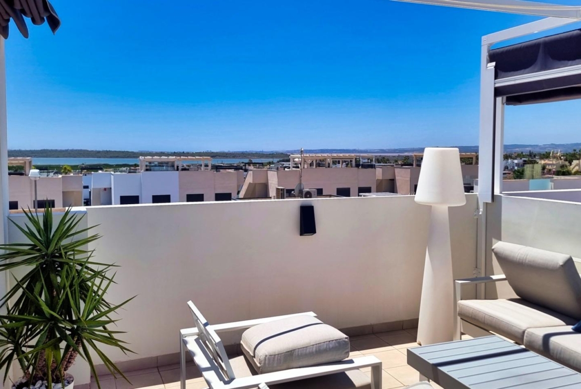 Ciudad Quesada, Doña Pepa, luxe bungalow op de bovenste verdieping
