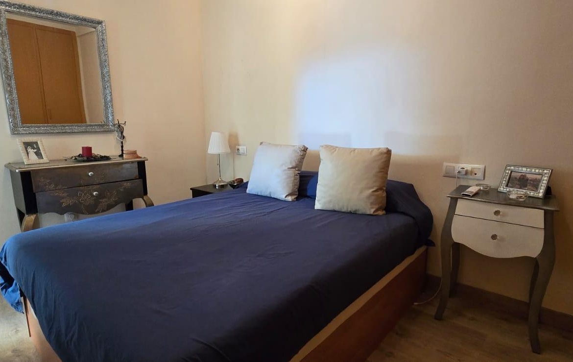 BUNGALOW IN CITY OF LIGHT FACING THE SEA – TORMOS STREET
