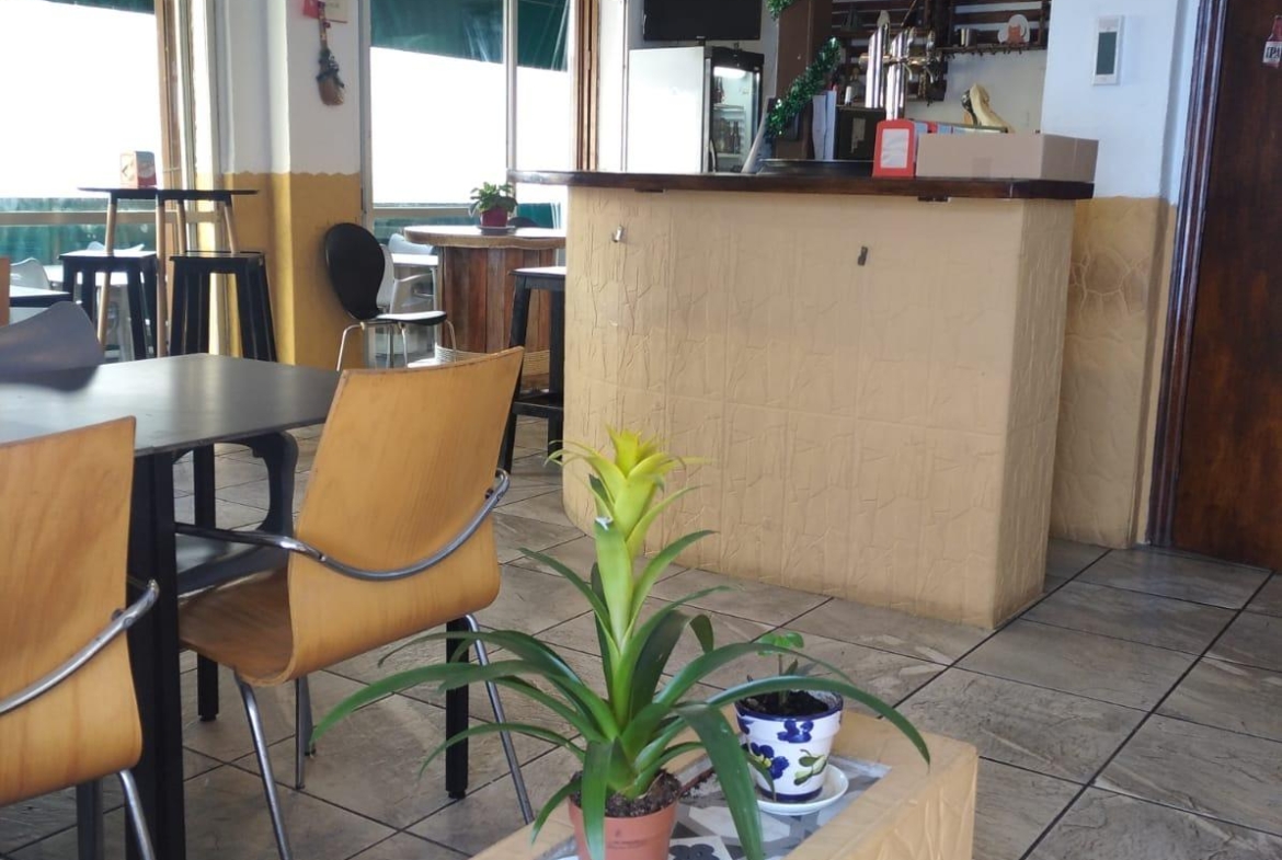 Bar – restaurant with licence  in San Gabriel  Alicante