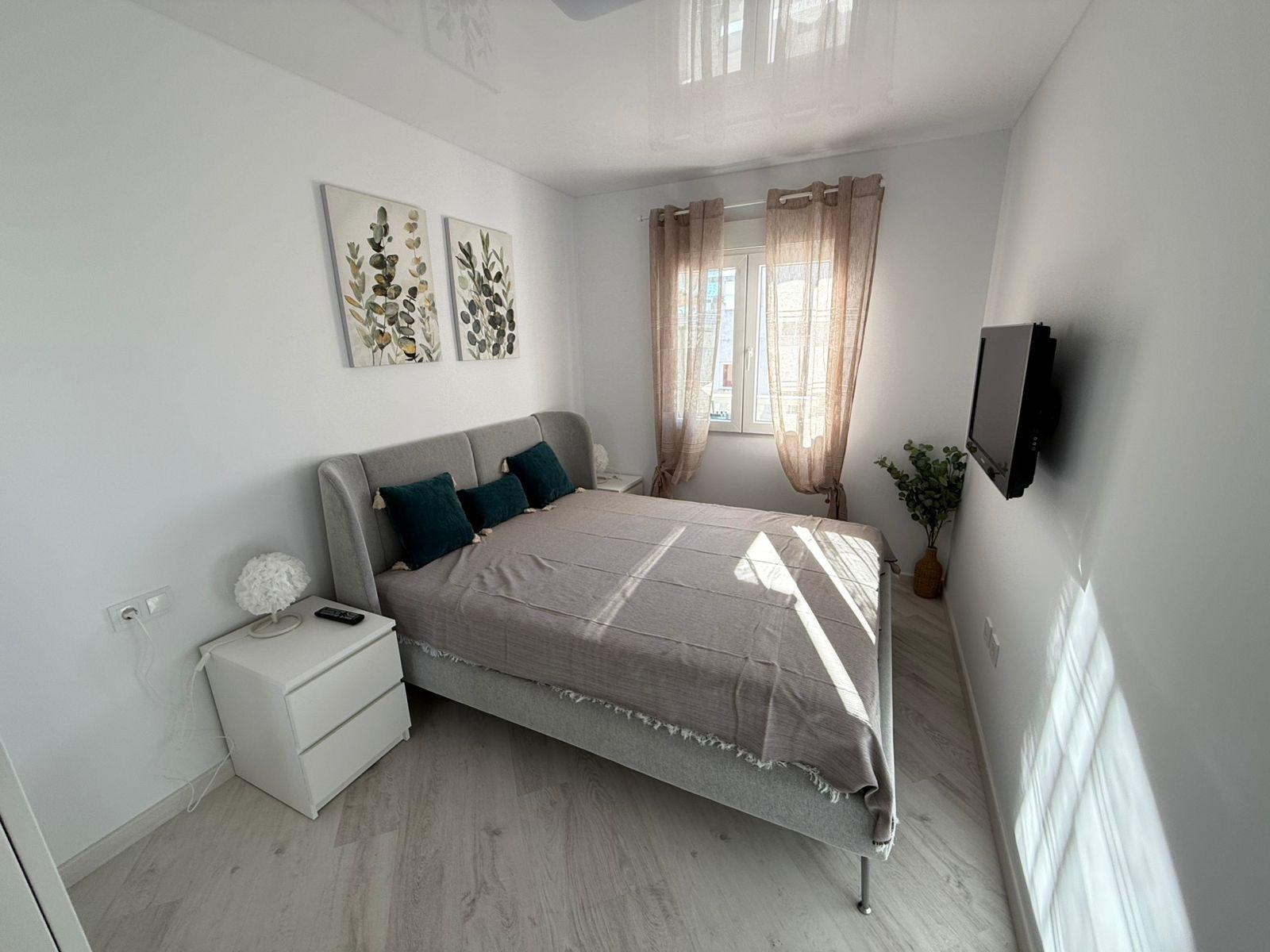 APARTAMENTO  RENOVADO  CON PISCINA CERCA DE LA PLAYA DEL CURA 200 M