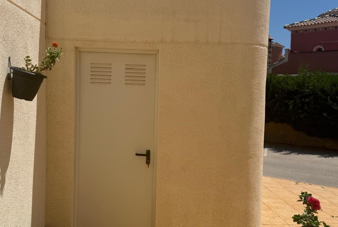 Great High Bungalow in Playa Flamenca: 3 bedrooms, 1 bathroom, 3 storage rooms, pool.