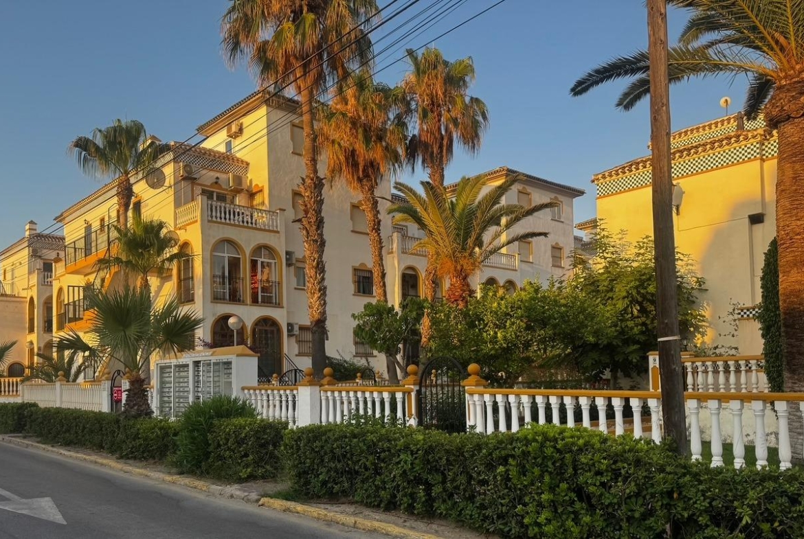 EN PLAYA DE LA MATA DUPLEX 3 HABS EN MOLINO BLANCO, PISCINA COMUNITARIA 219.000€
