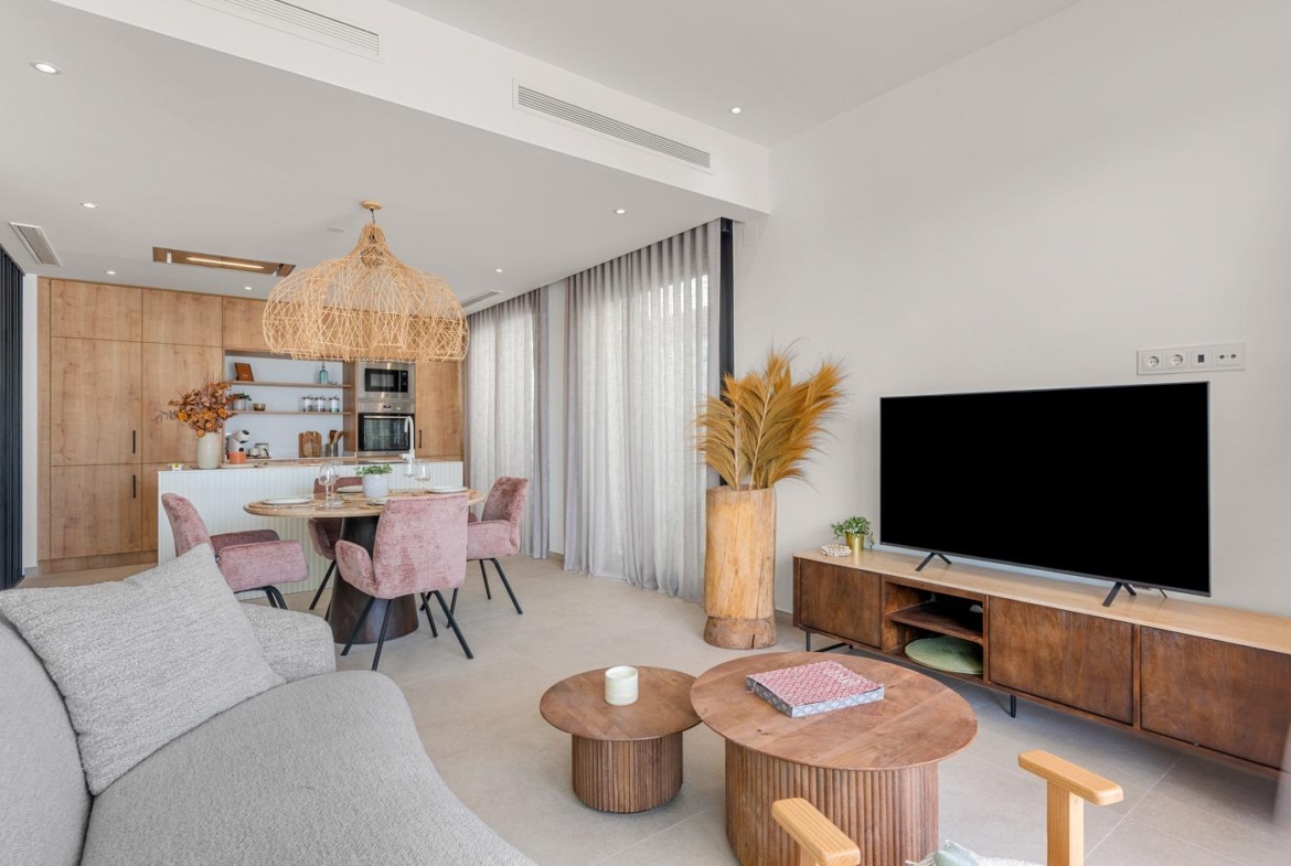 VILLA DE LUJO EN DOLORES DE 3 DORMEM. PISCINA PRIVADA. 205 M2 DE PARCELA. DOS TERRAZAS. PARKING.