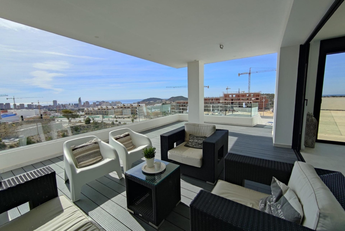 LARGE MODERN VILLA IN FINESTRAT