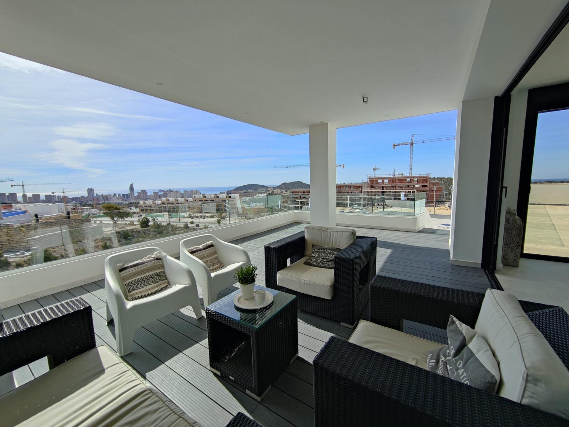 LARGE MODERN VILLA IN FINESTRAT