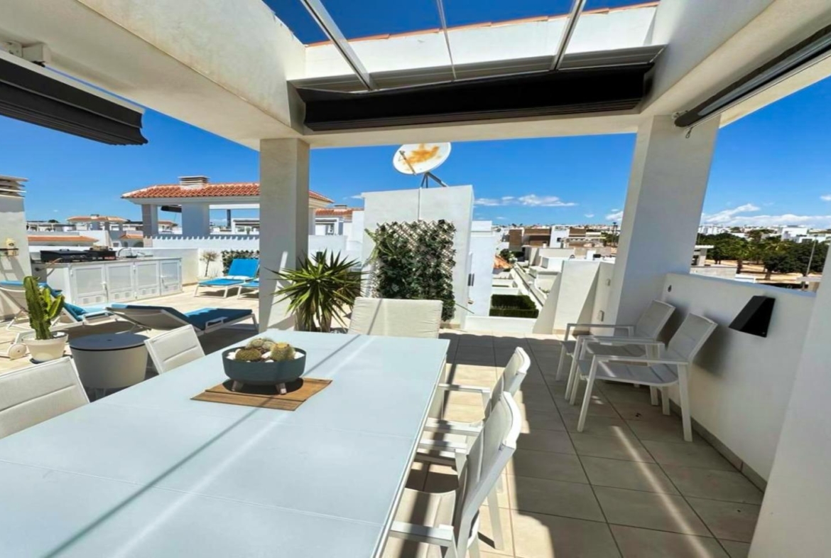 Ciudad Quesada, Doña Pepa, luxe bungalow op de bovenste verdieping