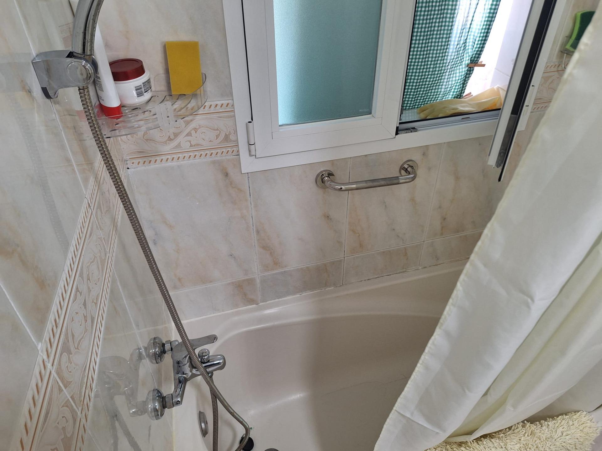 PISO AMPLIO Y LUMINOSO CON ASCENSOR EN PINTOR GISBERT – SAN BLAS