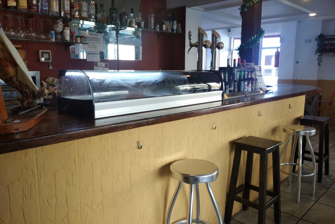 Bar – restaurant with licence  in San Gabriel  Alicante