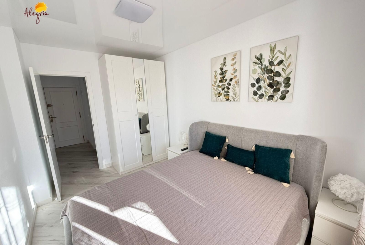 APARTAMENTO  RENOVADO  CON PISCINA CERCA DE LA PLAYA DEL CURA 200 M