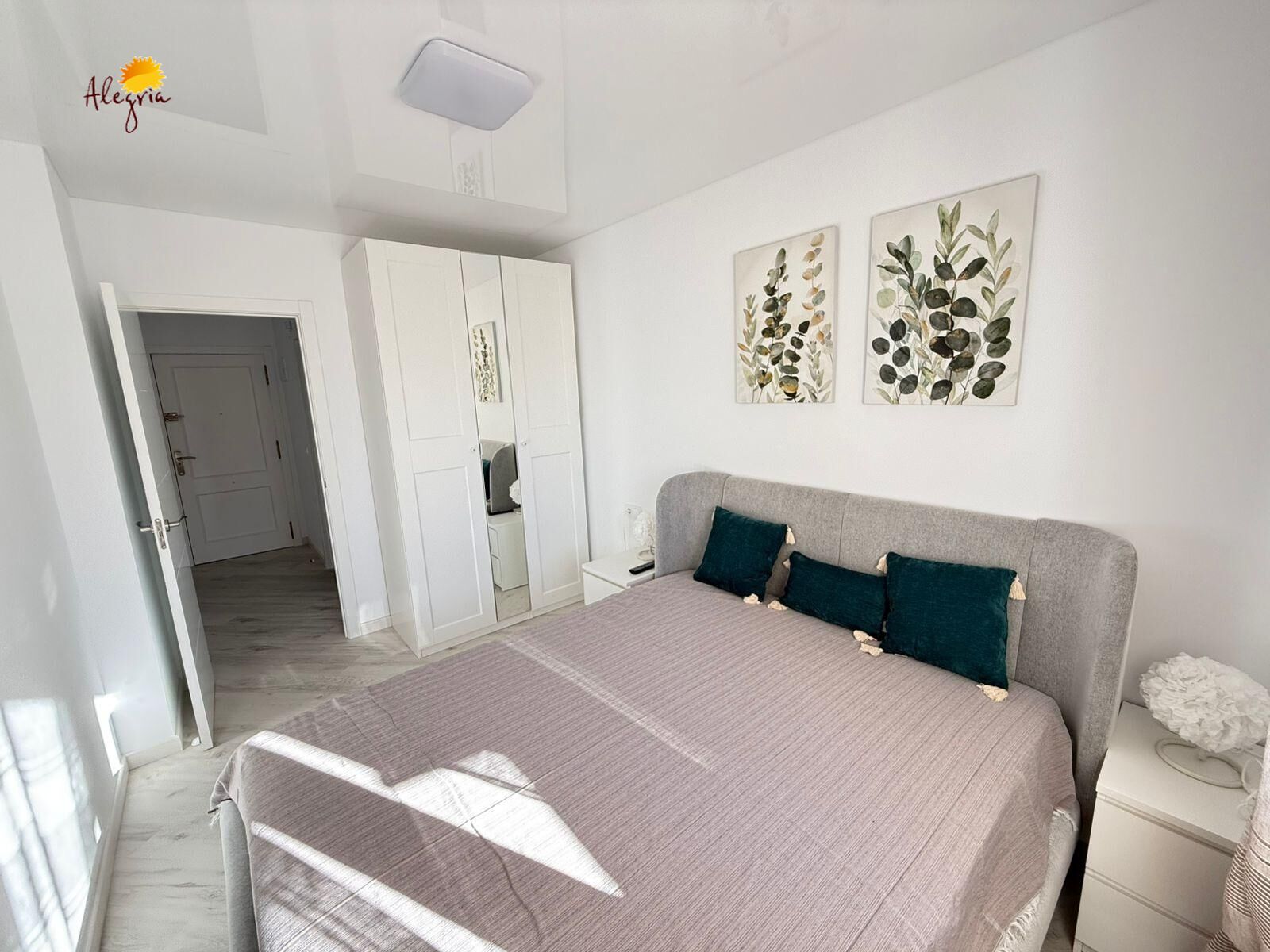 APARTAMENTO  RENOVADO  CON PISCINA CERCA DE LA PLAYA DEL CURA 200 M