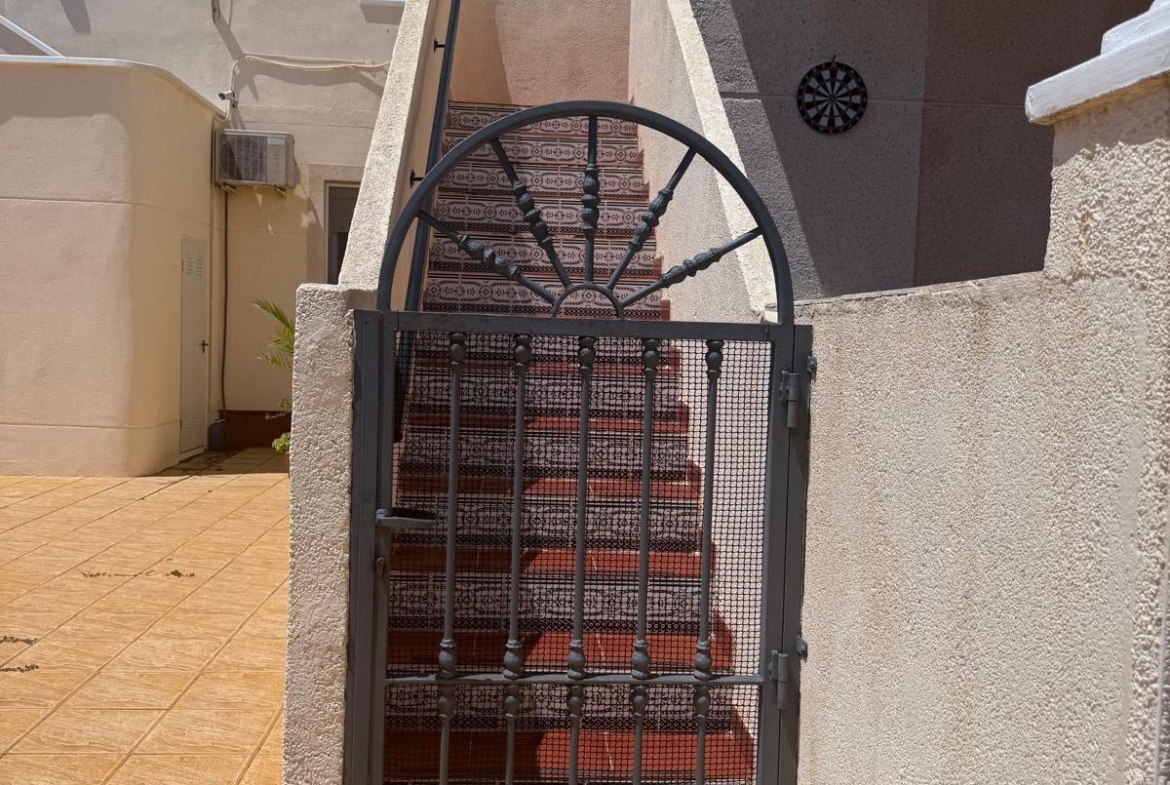 Great High Bungalow in Playa Flamenca: 3 bedrooms, 1 bathroom, 3 storage rooms, pool.