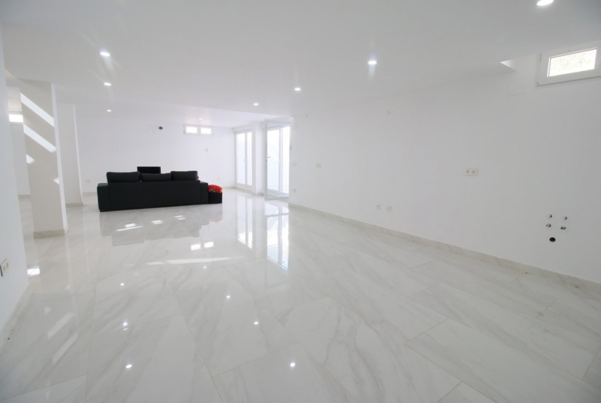 Villa de obra nueva en zona Av. Coloma de La Nucia