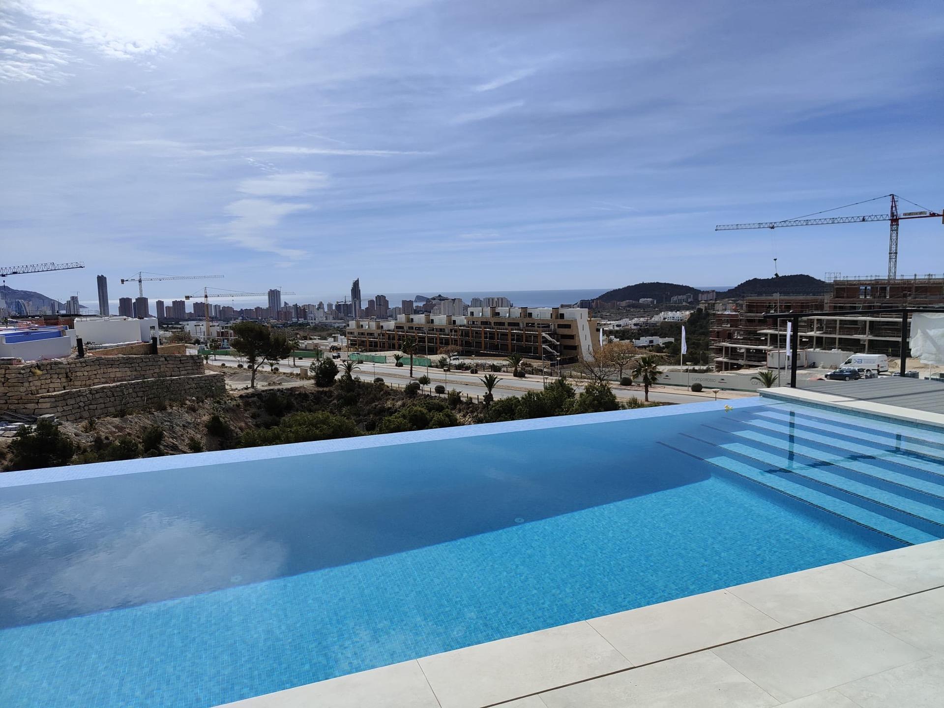 LARGE MODERN VILLA IN FINESTRAT