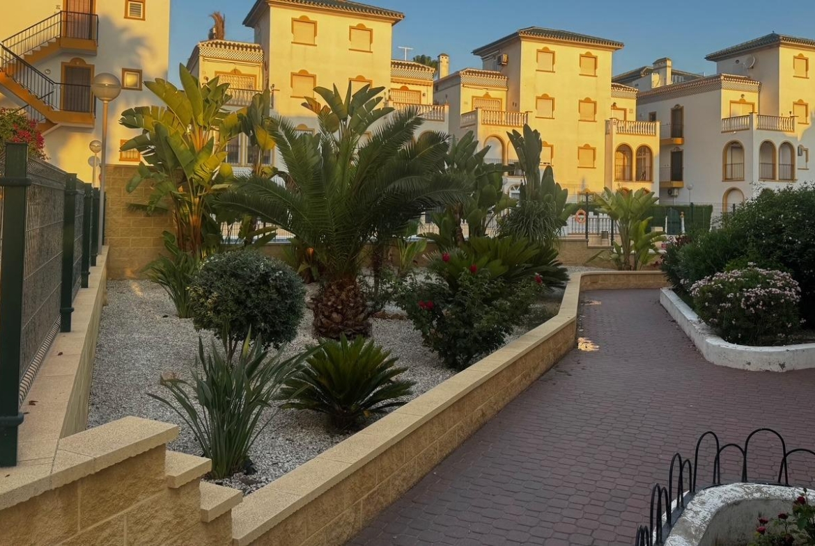 EN PLAYA DE LA MATA DUPLEX 3 HABS EN MOLINO BLANCO, PISCINA COMUNITARIA 219.000€
