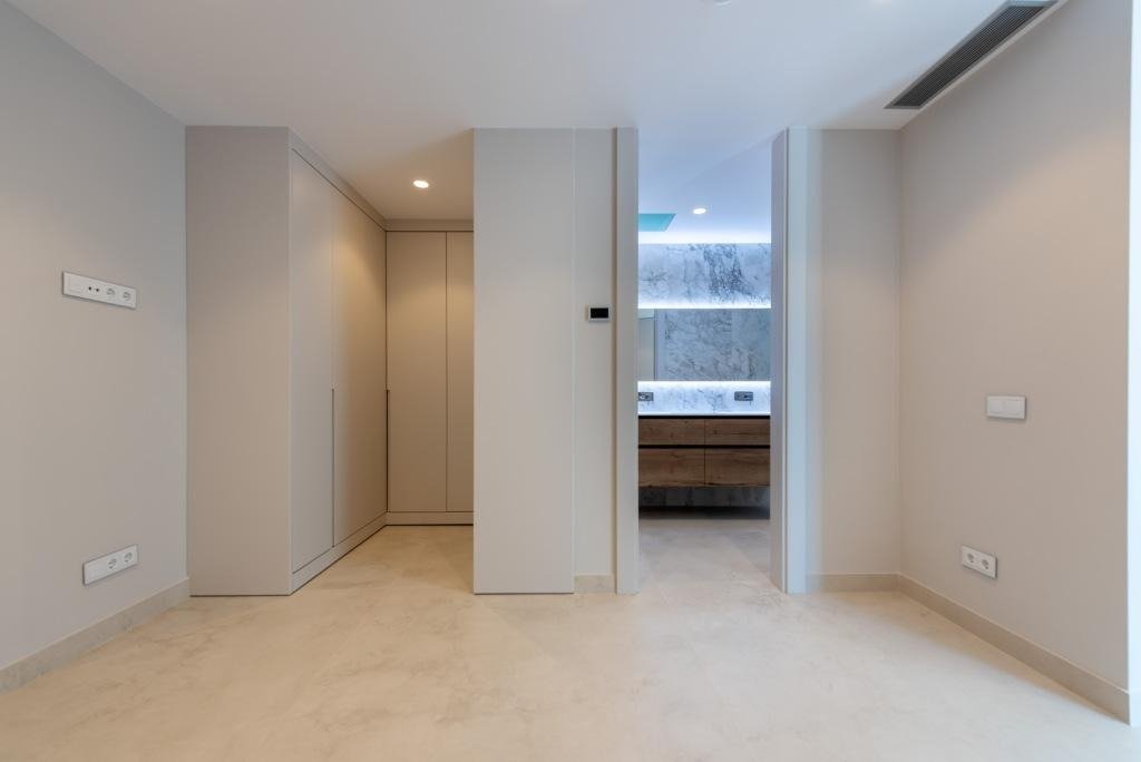 l Impressionante Dúplex a Estrenar en Primera Línea de Playa en Benidorm – Poniente