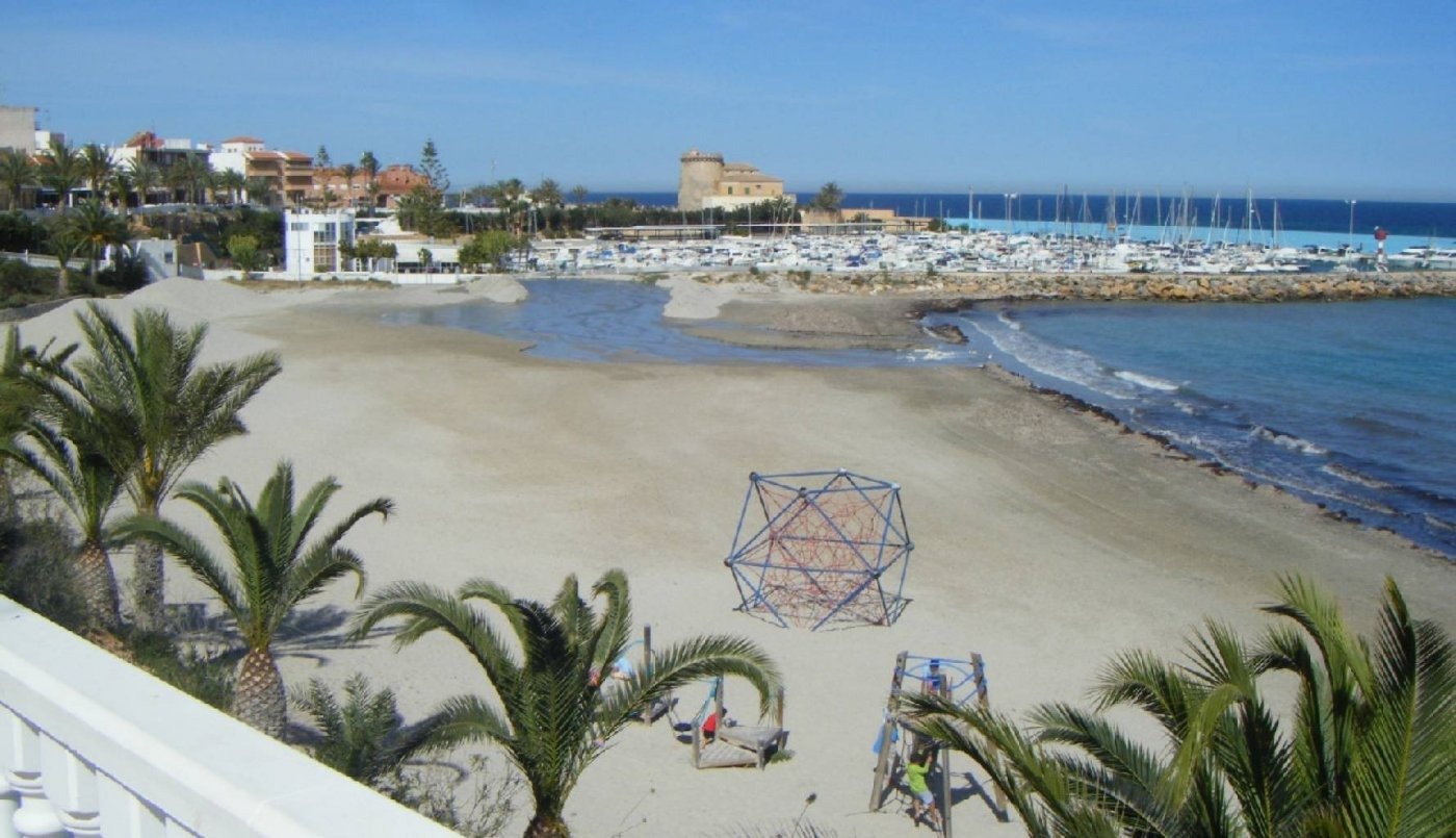 4-23-9 NIEUWE BUILD VILLAS IN PILAR DE LA HORADADA OVER DE GOLF CURSE
