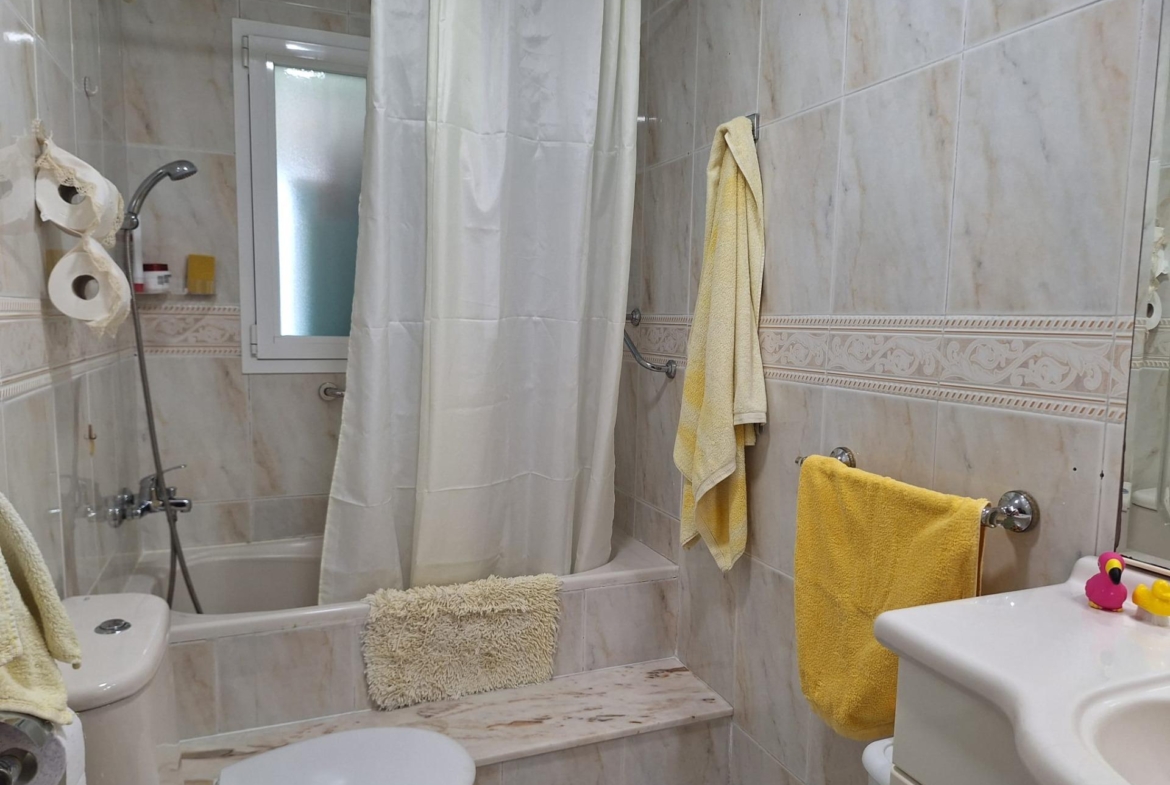 PISO AMPLIO Y LUMINOSO CON ASCENSOR EN PINTOR GISBERT – SAN BLAS