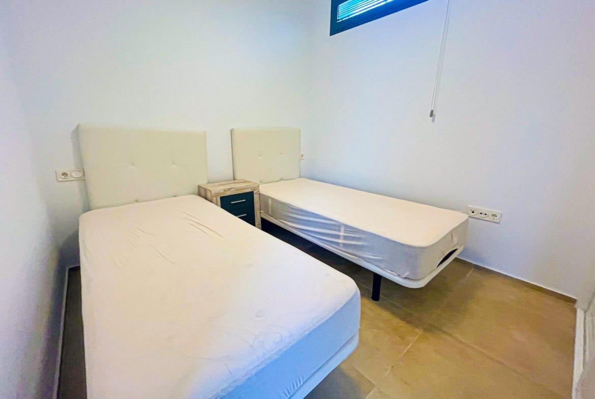 VILLA DE LUJO EN LA ZENIA. 5 DORM. 4 BAÑOS. PISCINA PRIVADA. PARCELA 410 M2.