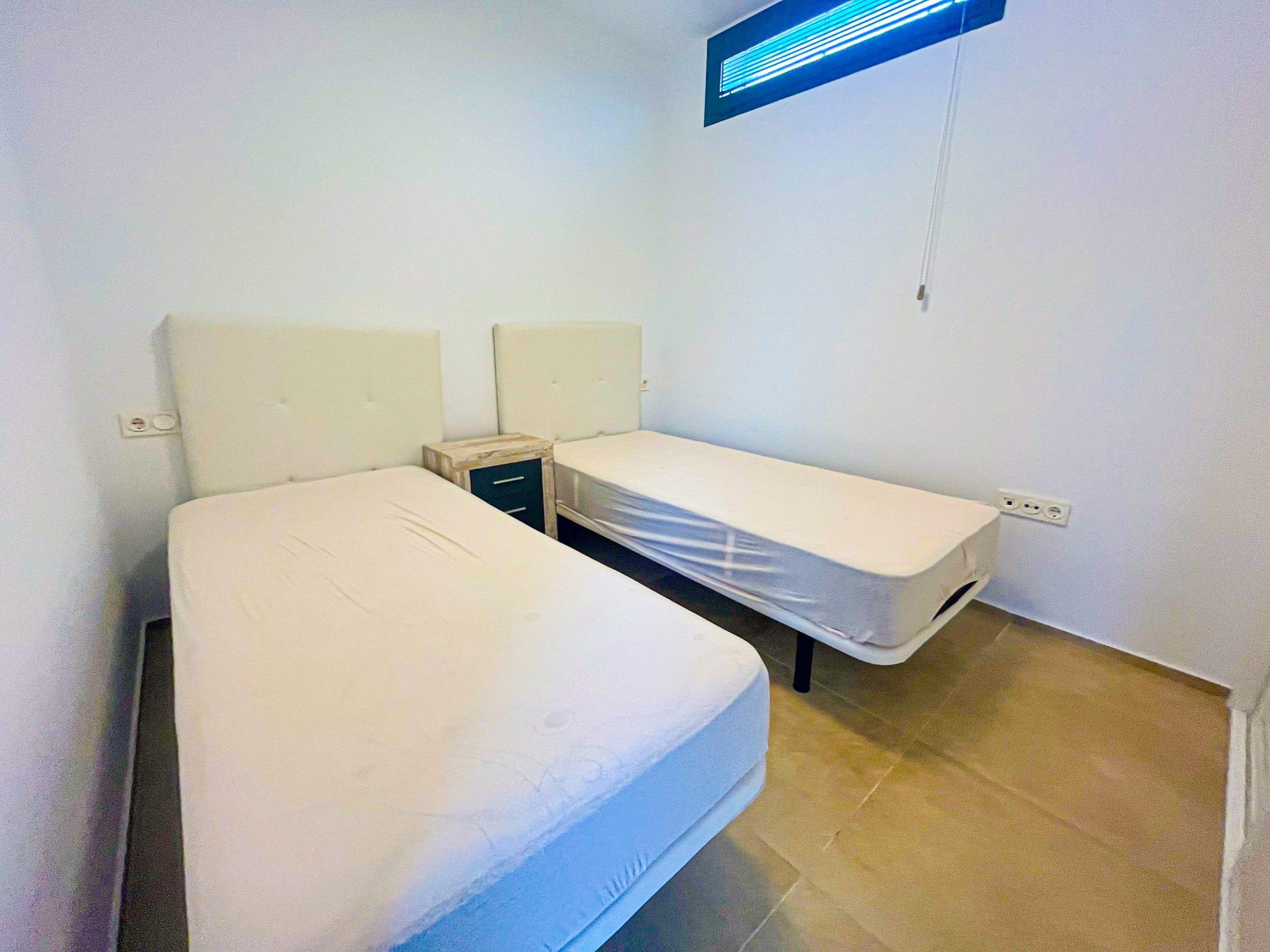 4-25-29 VILLA DE LUJO EN LA ZENIA. 5 DORM. 4 BAÑOS. PISCINA PRIVADA. PARCELA 410 M2.