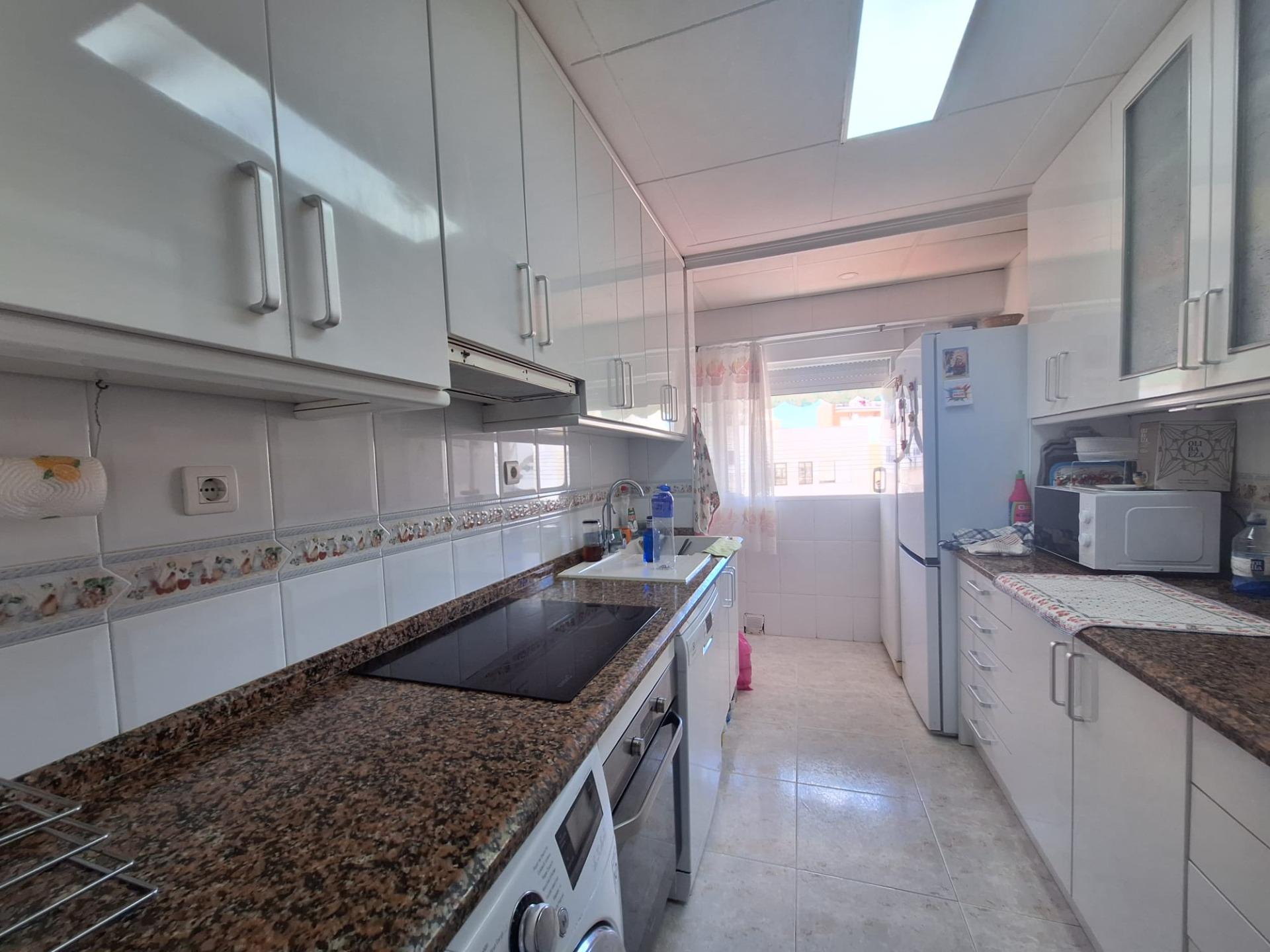 PISO AMPLIO Y LUMINOSO CON ASCENSOR EN PINTOR GISBERT – SAN BLAS