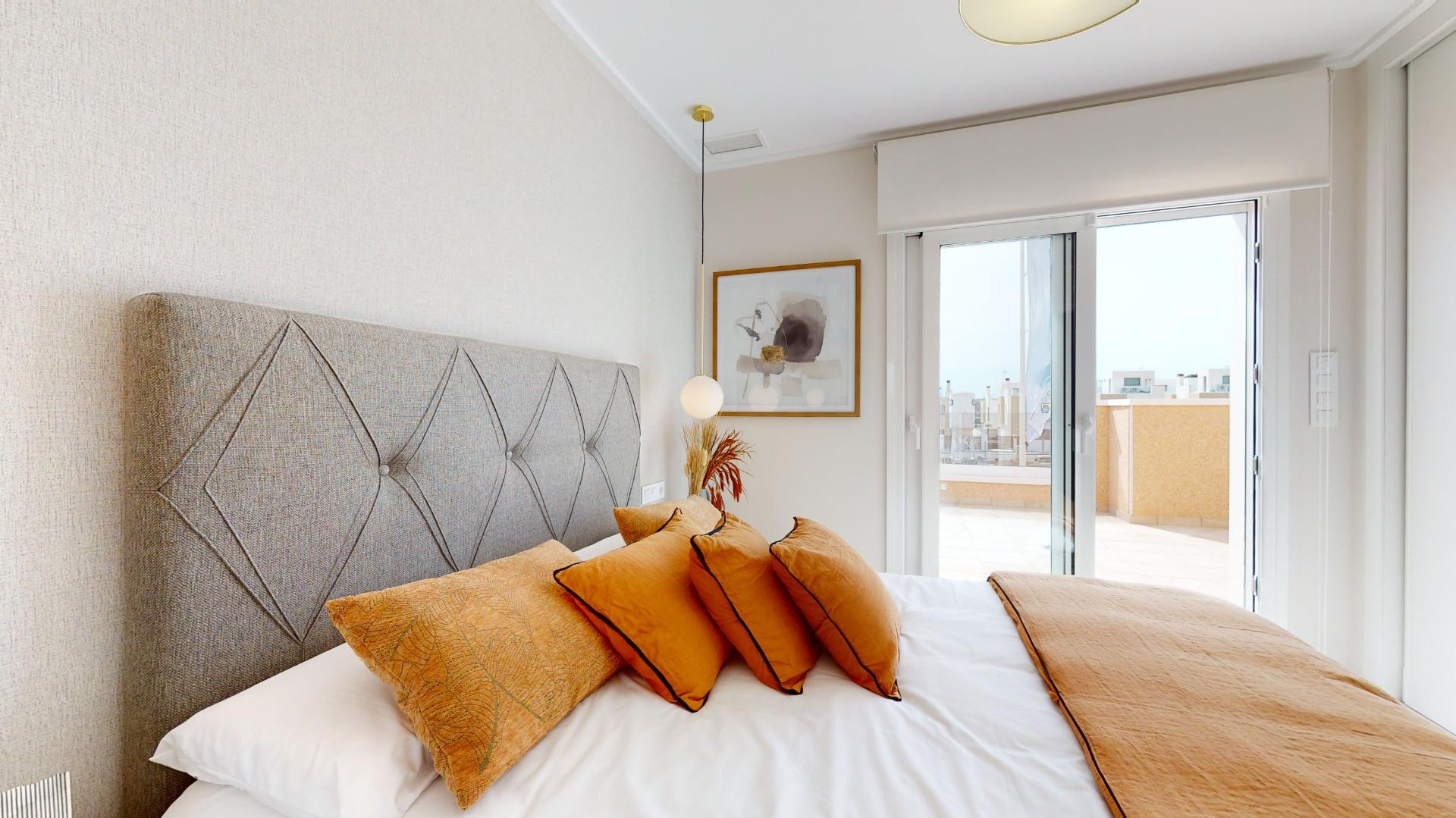 4-25-43 ADOSADOS DE OBRA NUEVA EN PILAR DE LA HORADADA. 3 DORM. 2 BAÑOS. CON PLAZA DE GARAJE Y PISCINA. 83 M2. JARDIN 33 M2. SOLARIUM 34 M2.