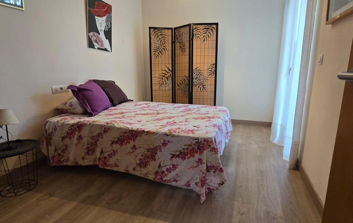 BUNGALOW IN CITY OF LIGHT FACING THE SEA – TORMOS STREET