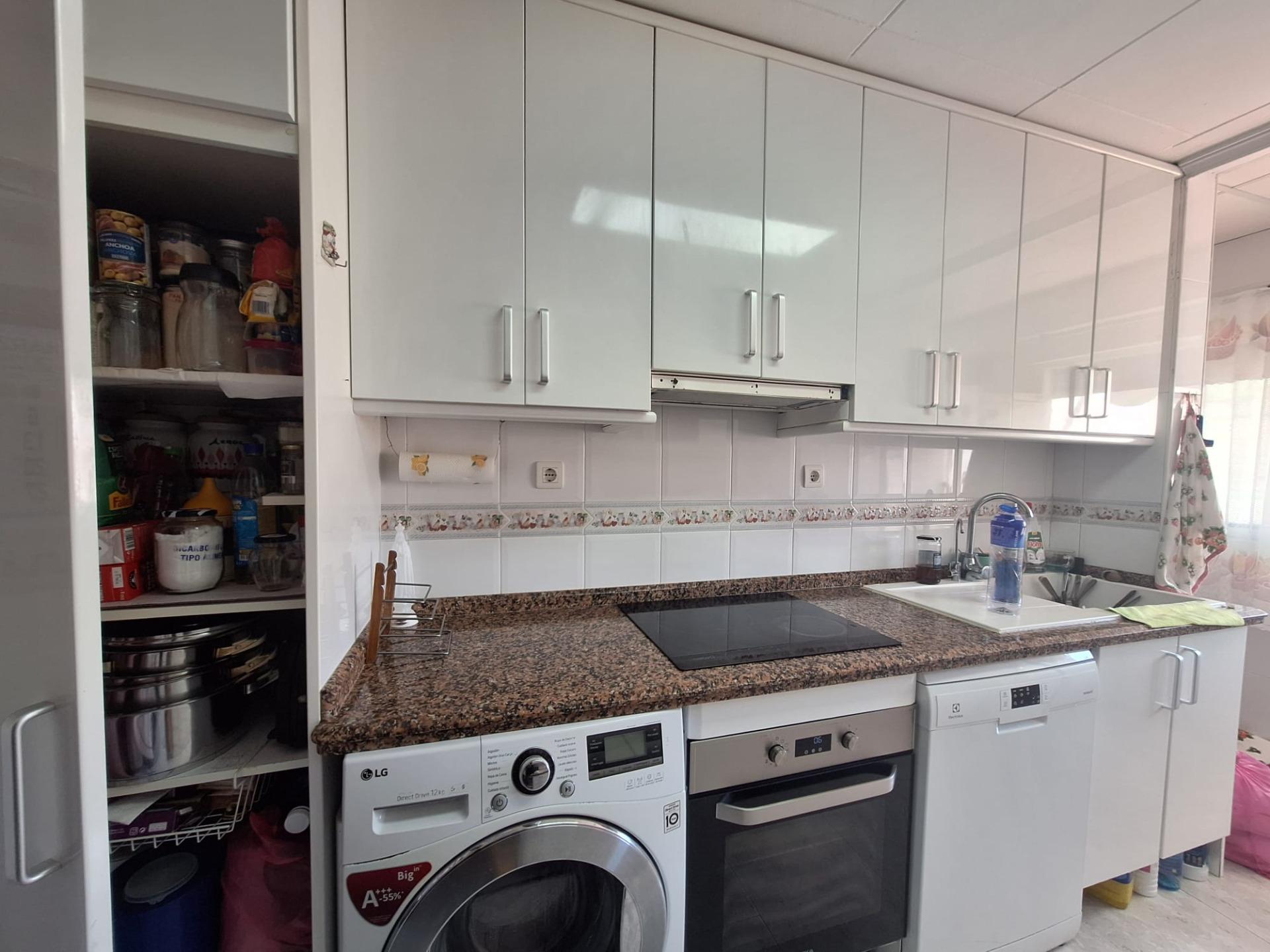 PISO AMPLIO Y LUMINOSO CON ASCENSOR EN PINTOR GISBERT – SAN BLAS