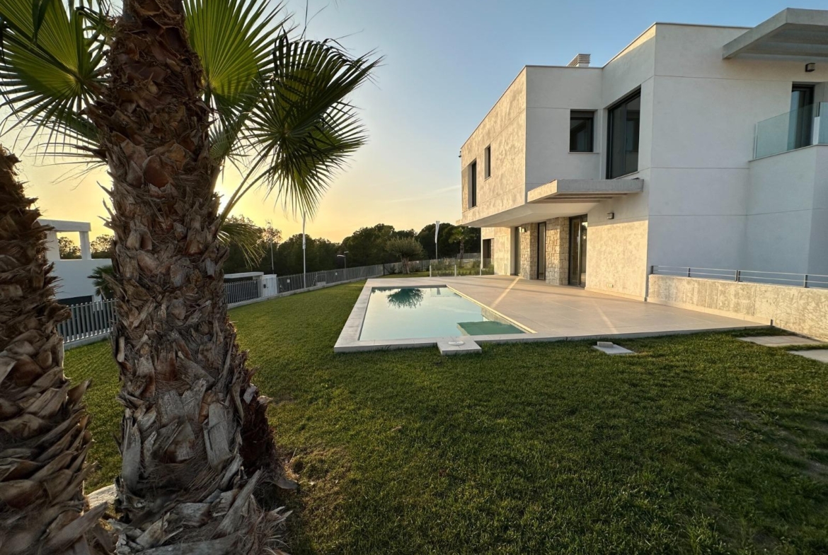 VILLA BAY – COSTABELLA RESIDENCES 🌟