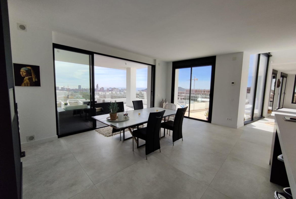 LARGE MODERN VILLA IN FINESTRAT