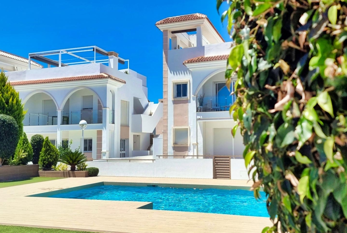 Ciudad Quesada, Doña Pepa, luxe bungalow op de bovenste verdieping