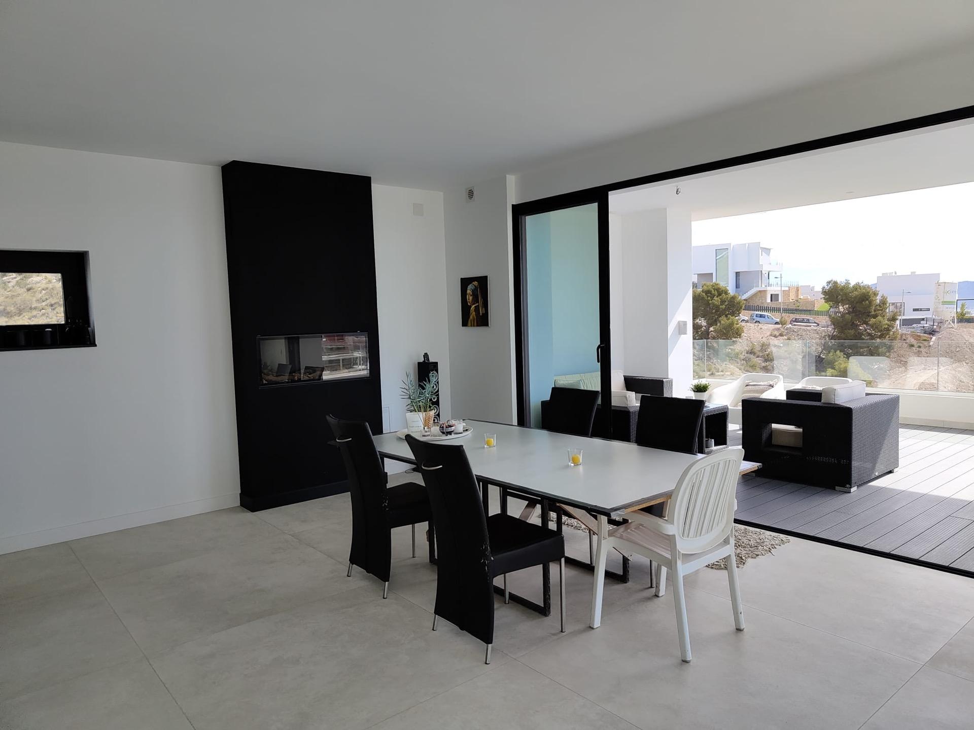 LARGE MODERN VILLA IN FINESTRAT