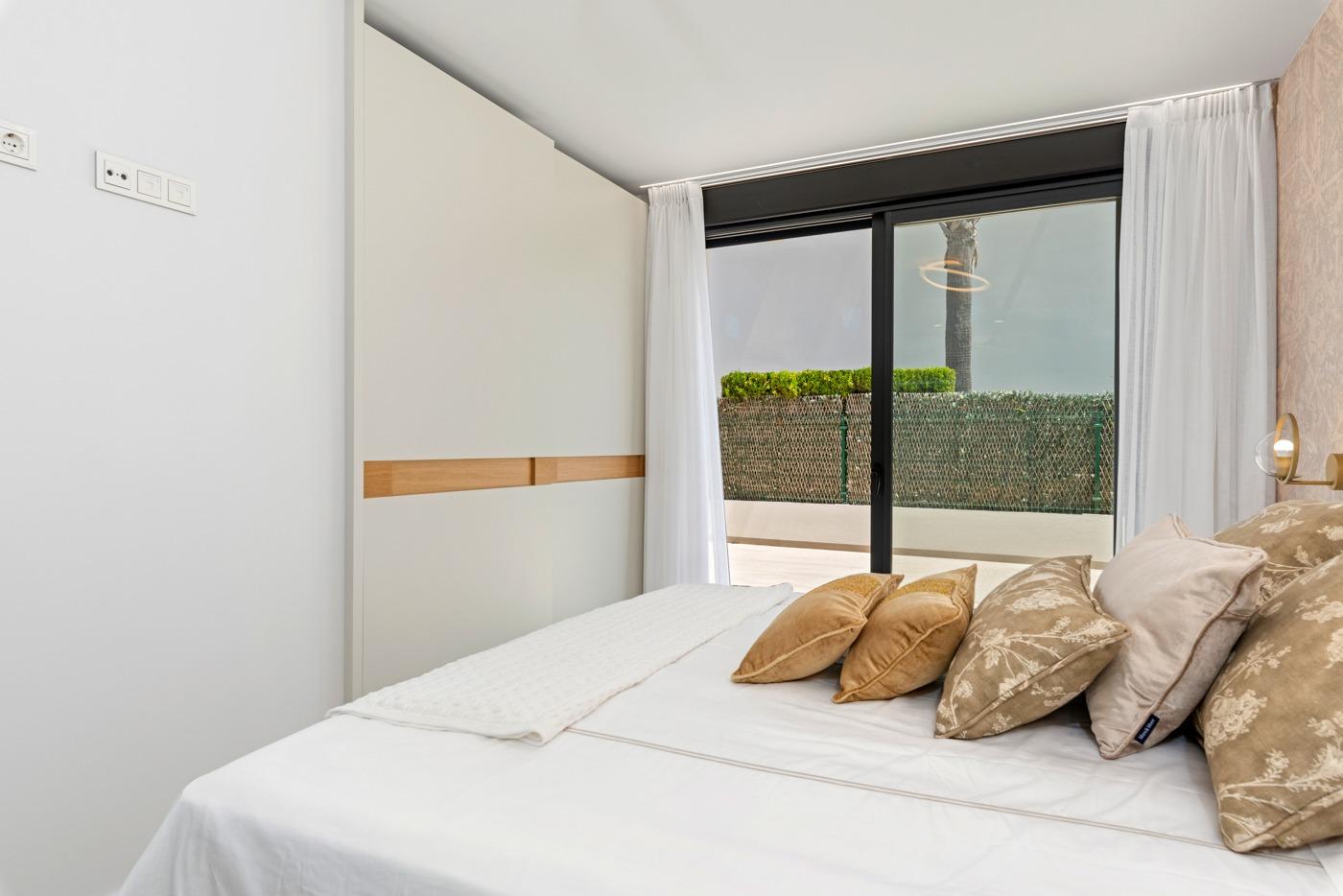 4-28-25 OBRA NUEVA! VILLA DE LUJO EN ORIHUELA COSTA. PLAYA A 350 METROS.