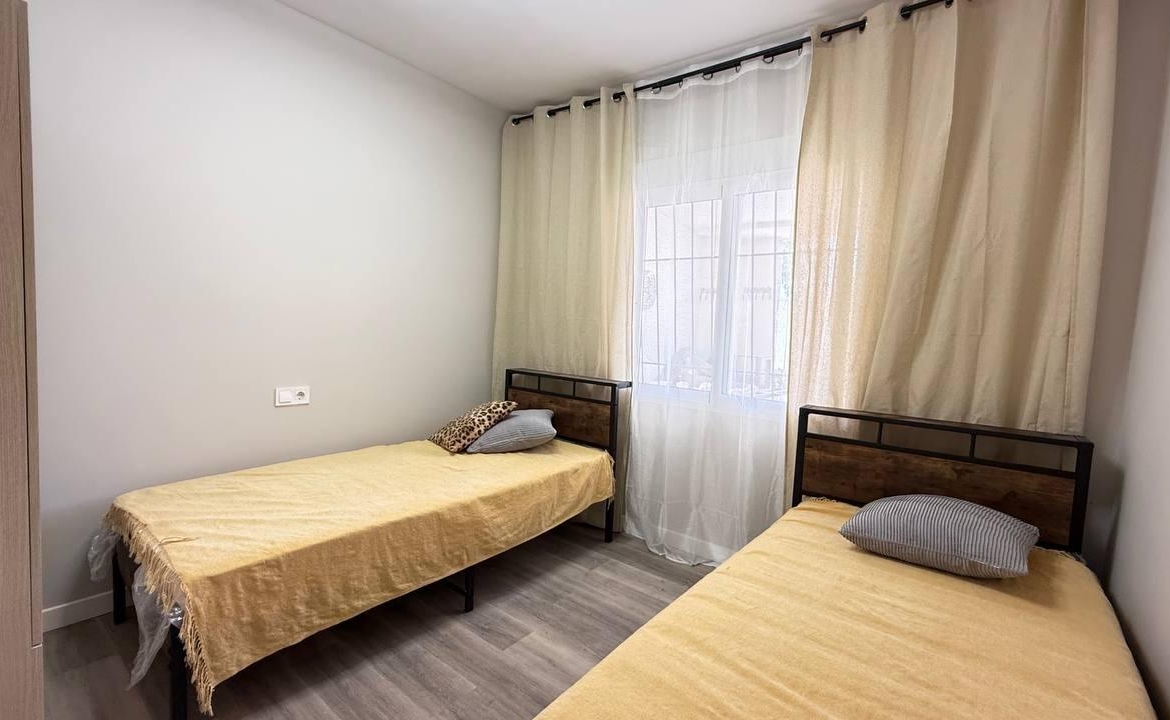 Ground floor bungalow, renovated, with 2 bedrooms and 1 bathroom