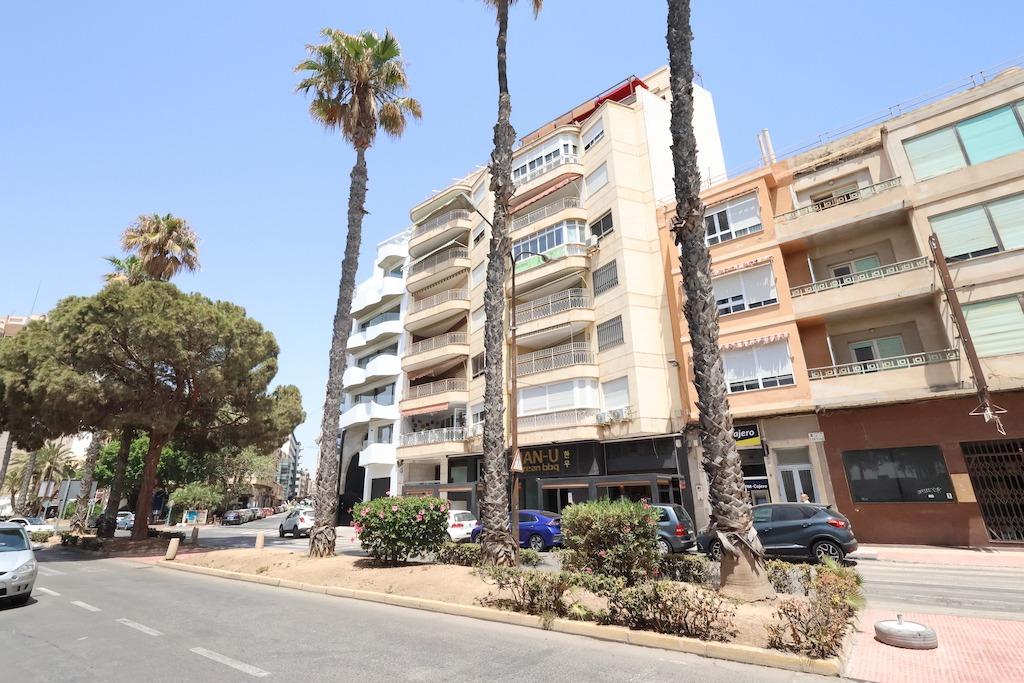 Torrevieja Avda de la Libertad, 1e verdieping appartement voor de nieuwe haven