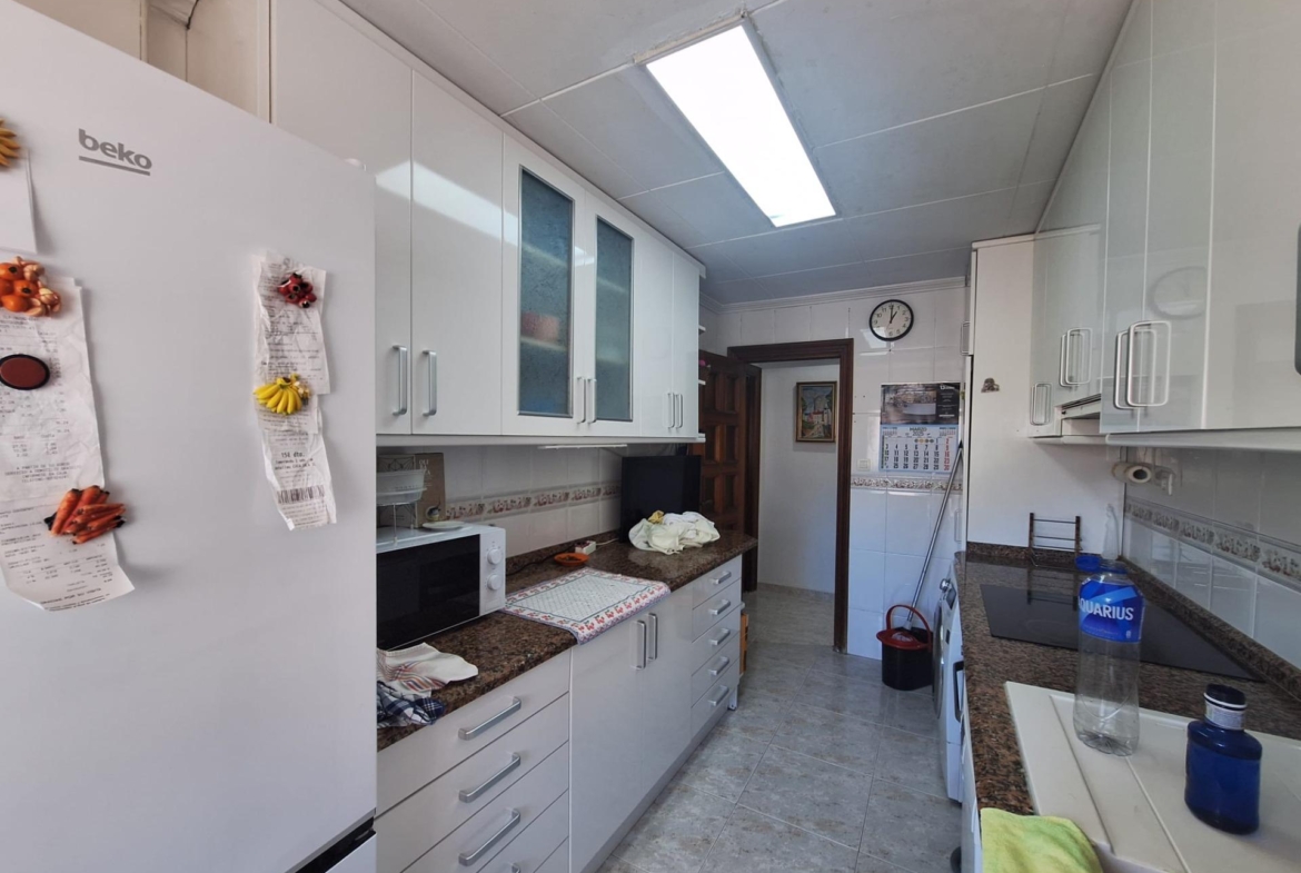 PISO AMPLIO Y LUMINOSO CON ASCENSOR EN PINTOR GISBERT – SAN BLAS