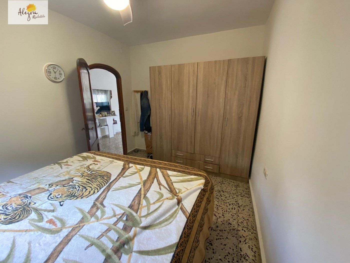 4-29 Villa for sale in Algimia de Alfara
