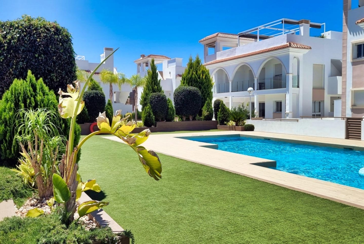 Ciudad Quesada, Doña Pepa, luxe bungalow op de bovenste verdieping