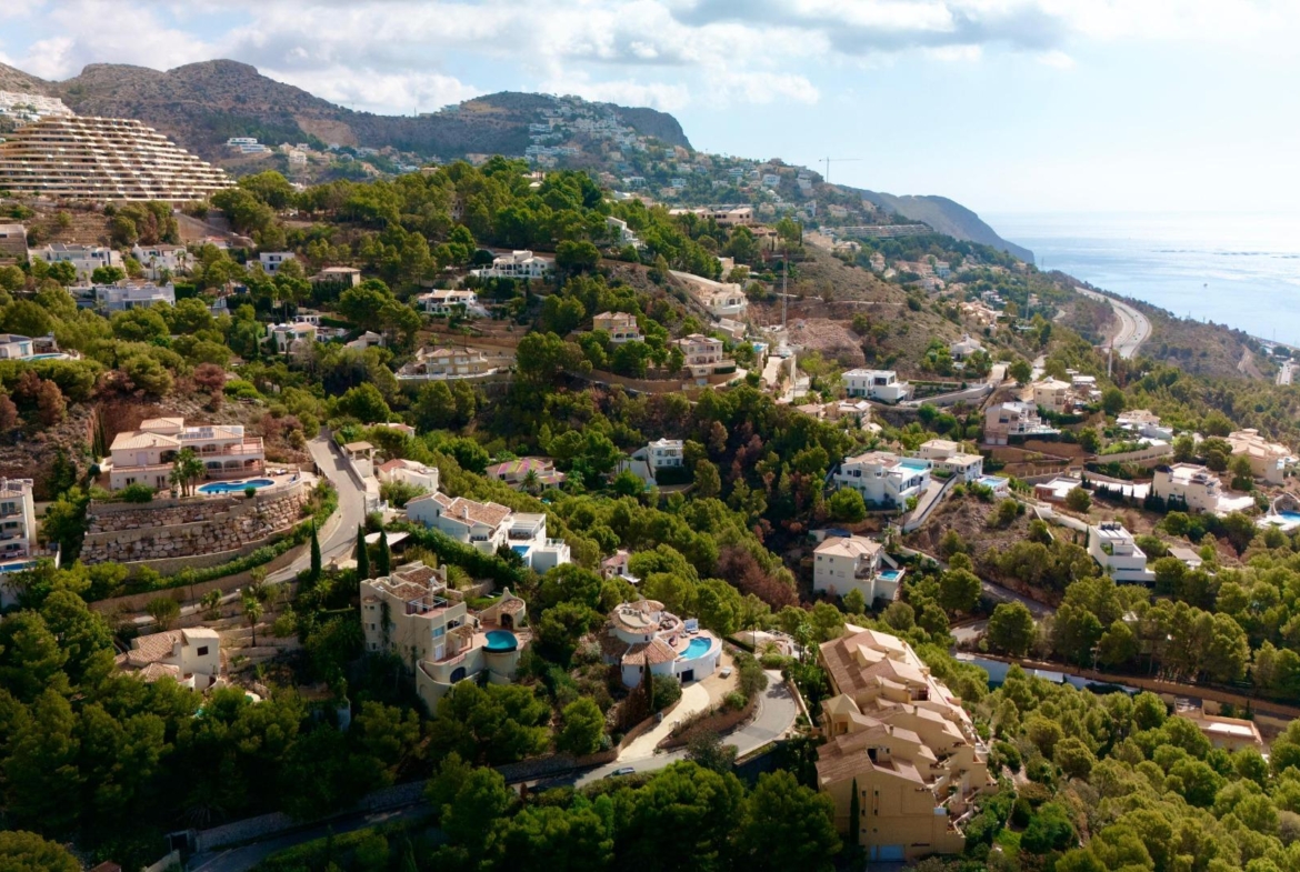 Land for sale in Altea la Vella — your perfect corner on the coast!