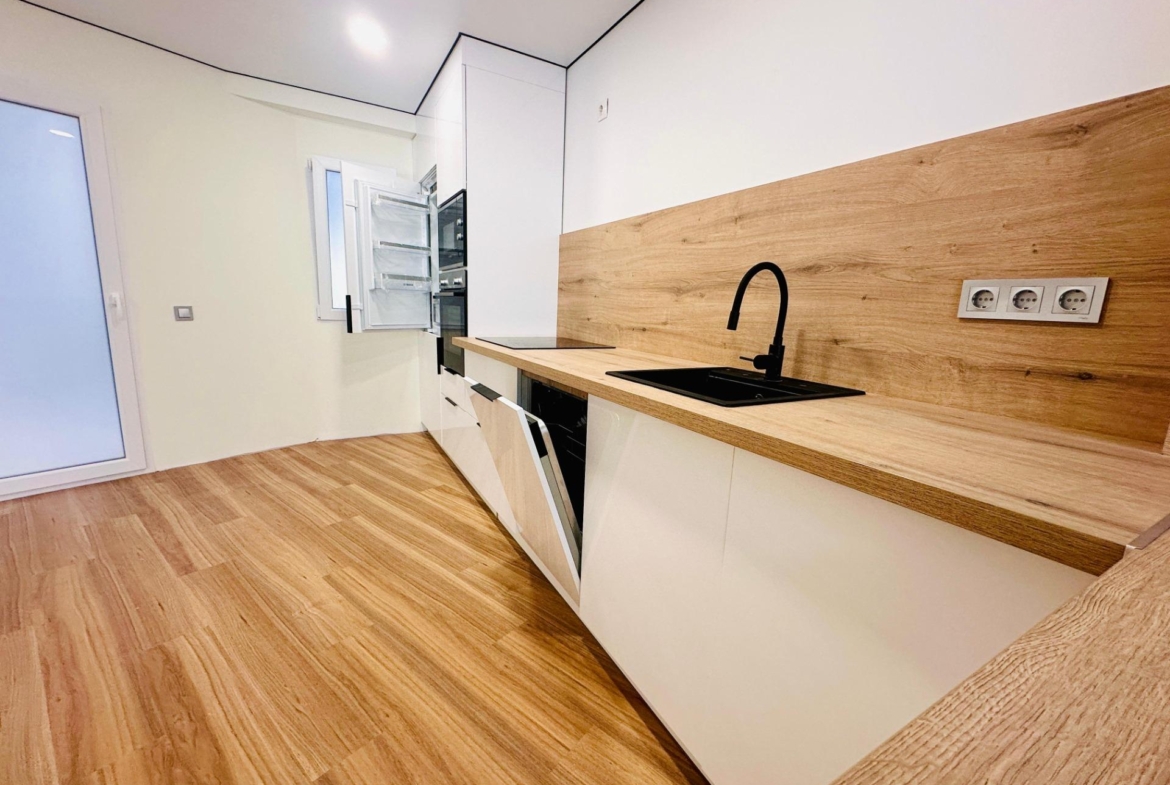 Bright and spacious apartment for sale in Alicante, Campoamor area