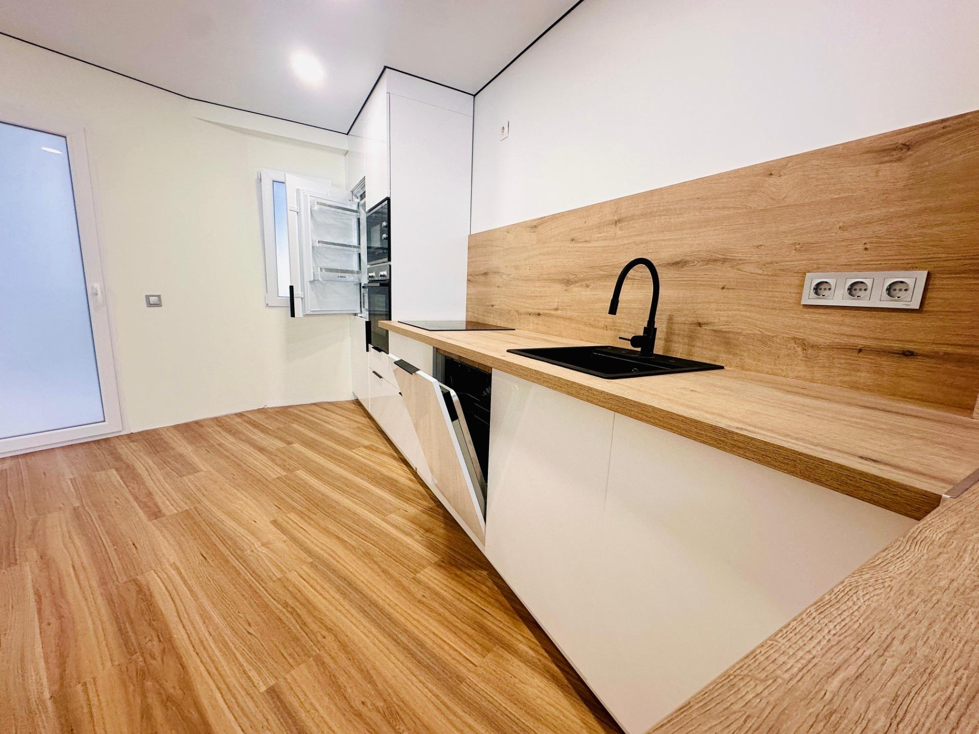 Bright and spacious apartment for sale in Alicante, Campoamor area