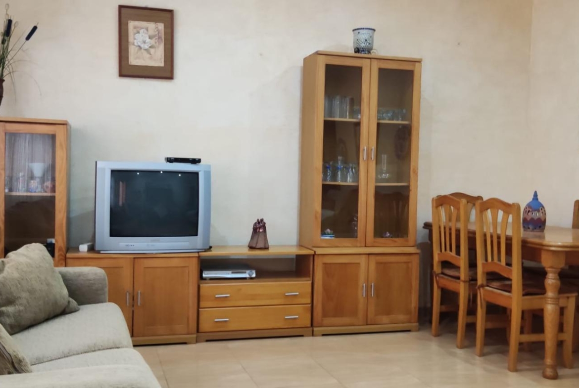 House in the Center of Torrevieja: Comfort and Proximity to the Beach with 3 Bedrooms and 2 Bathrooms