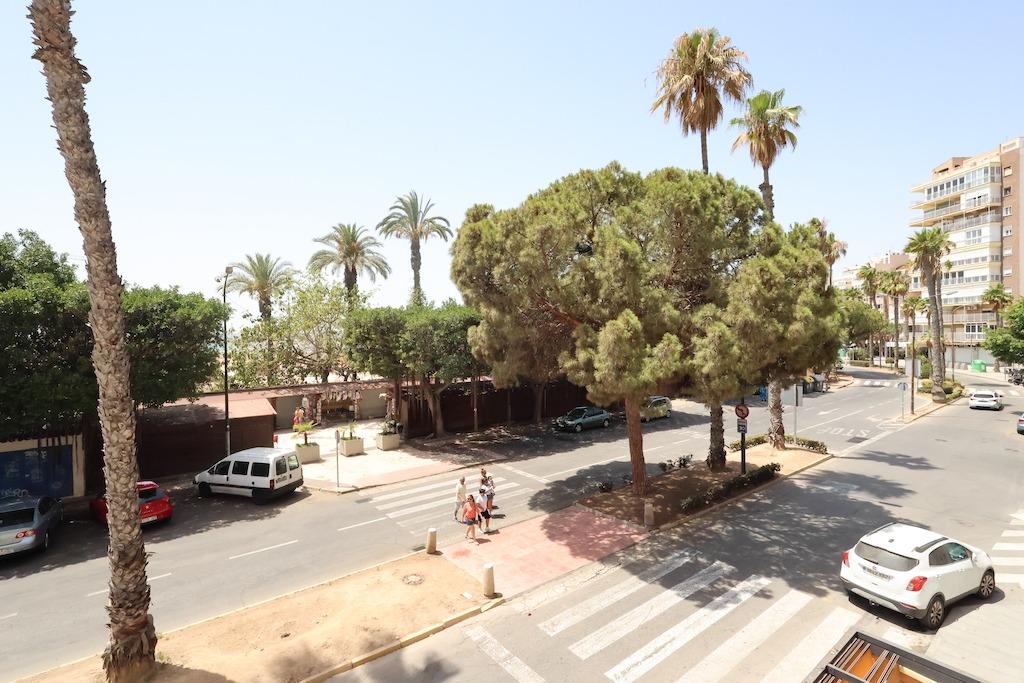 Torrevieja Avda de la Libertad, 1e verdieping appartement voor de nieuwe haven