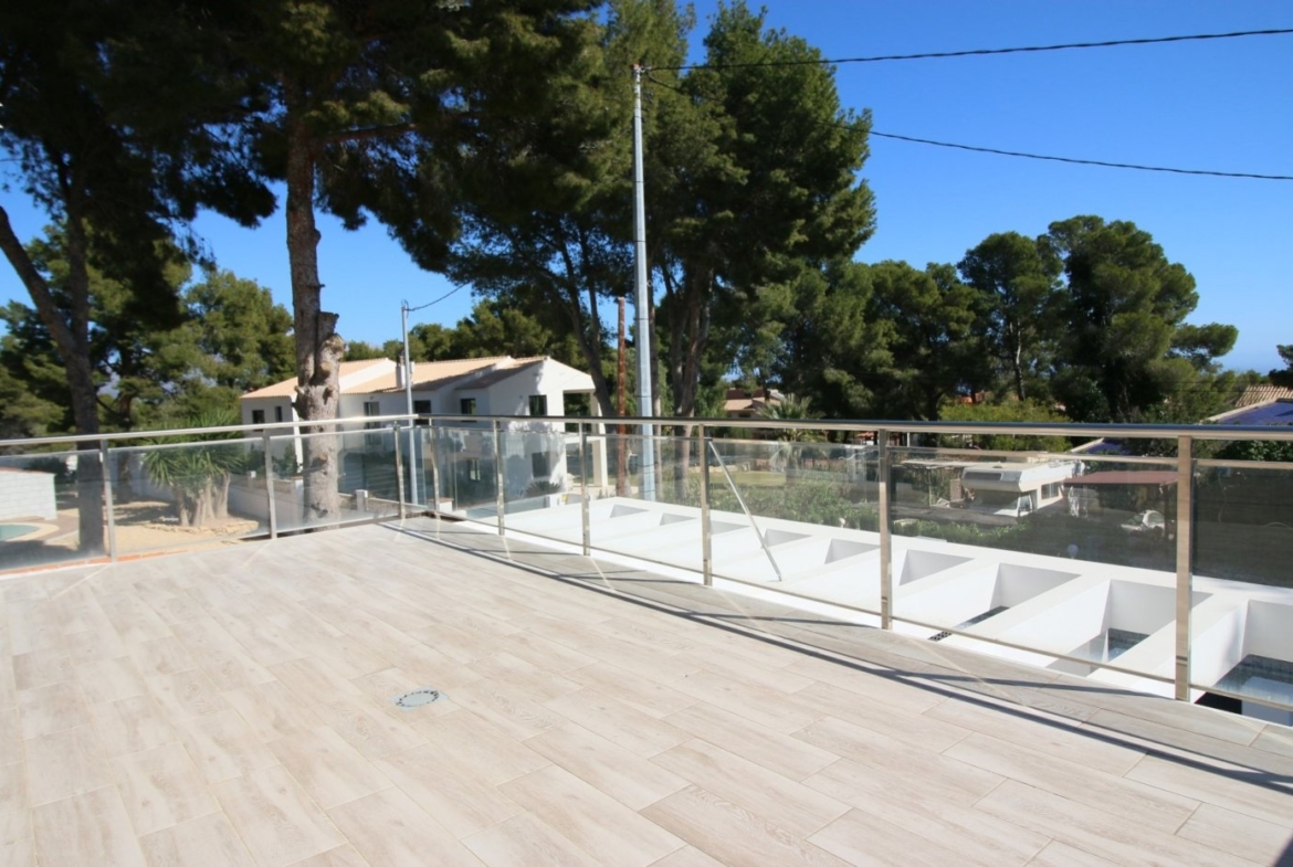 Villa de obra nueva en zona Av. Coloma de La Nucia
