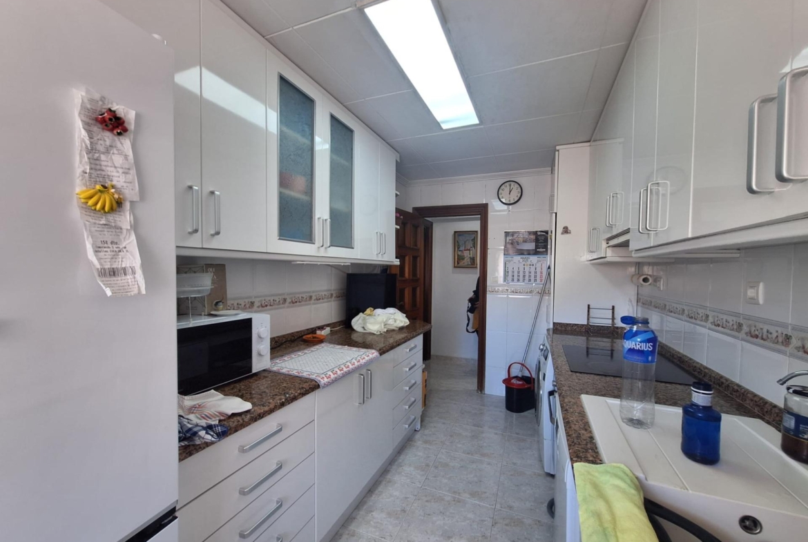 PISO AMPLIO Y LUMINOSO CON ASCENSOR EN PINTOR GISBERT – SAN BLAS