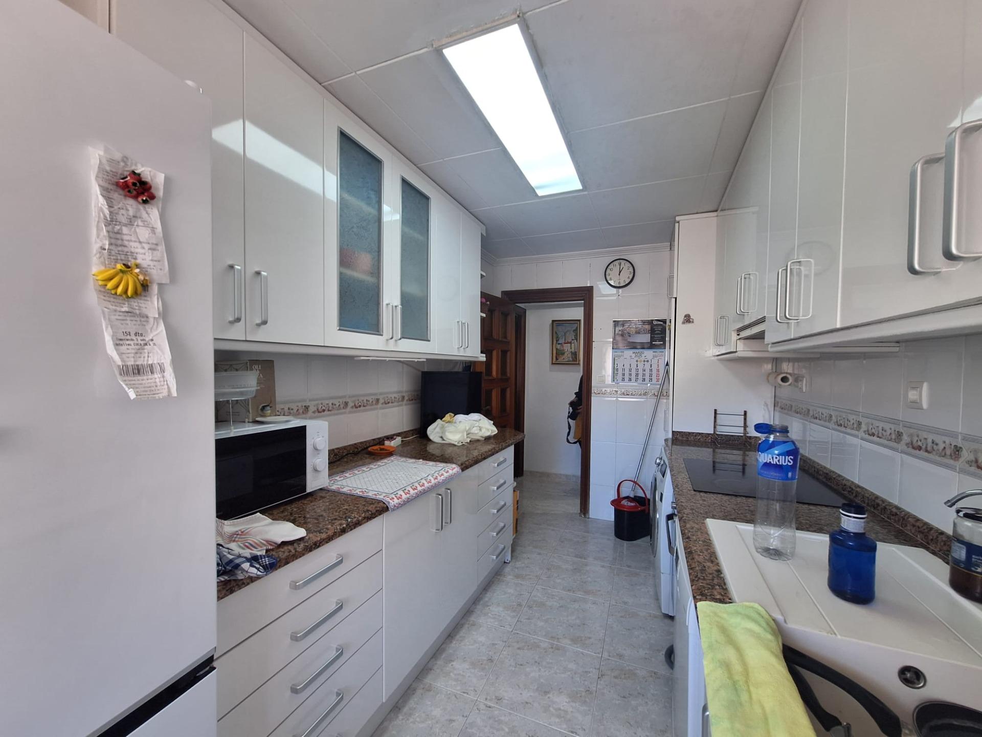 PISO AMPLIO Y LUMINOSO CON ASCENSOR EN PINTOR GISBERT – SAN BLAS