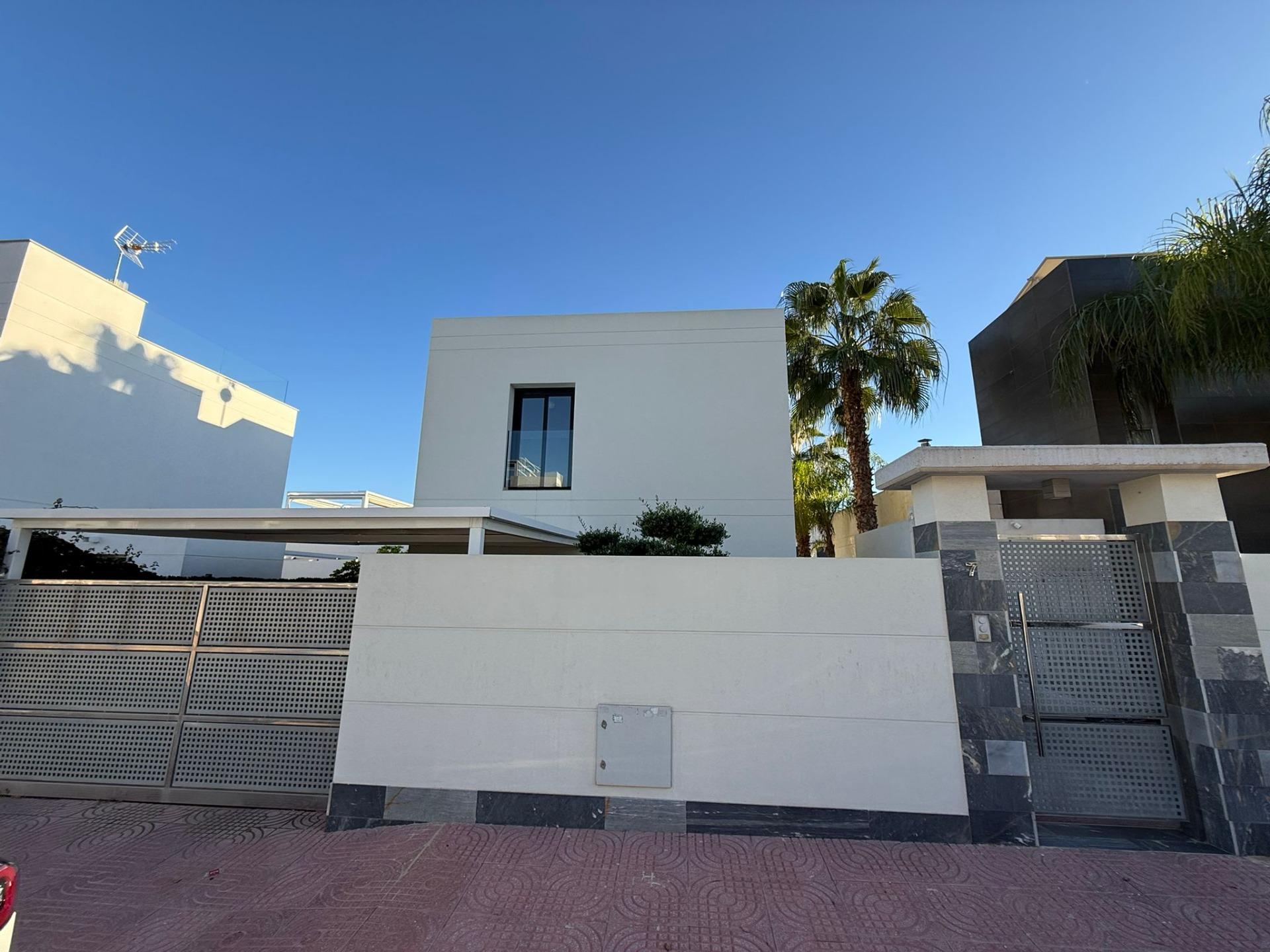 Prachtige vrijstaande villa met een perceel van 300 m2