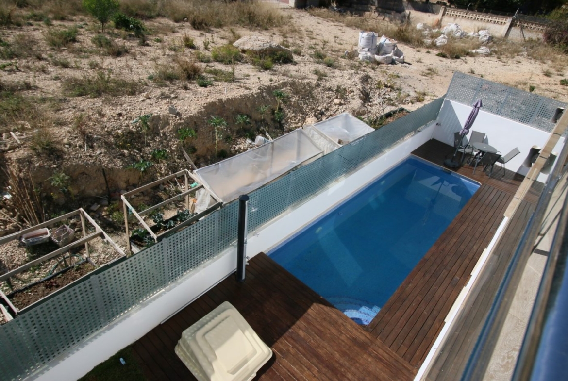 Villa de obra nueva en zona Av. Coloma de La Nucia