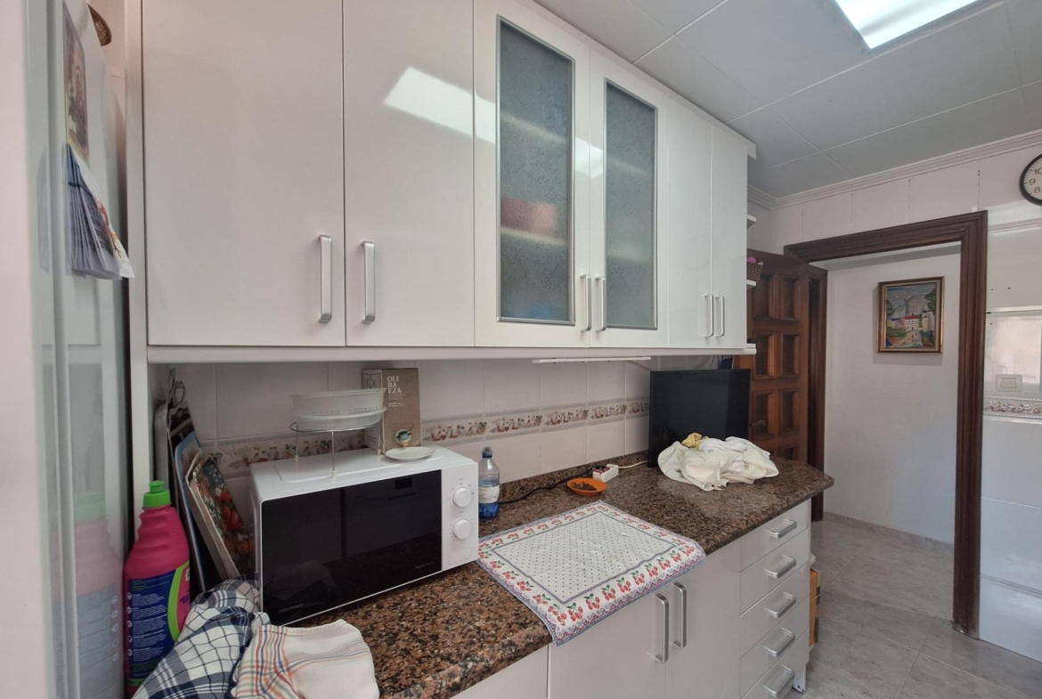 PISO AMPLIO Y LUMINOSO CON ASCENSOR EN PINTOR GISBERT – SAN BLAS