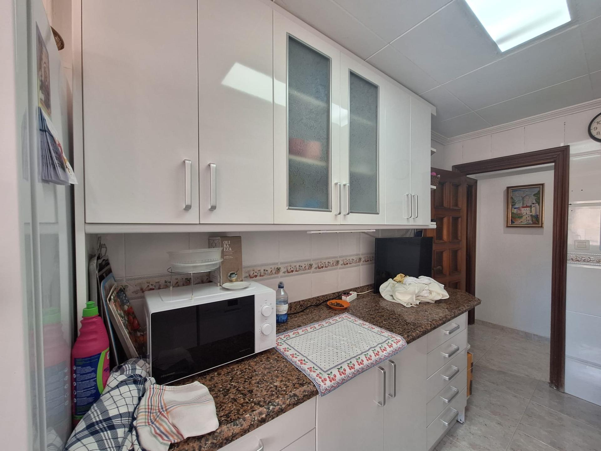 PISO AMPLIO Y LUMINOSO CON ASCENSOR EN PINTOR GISBERT – SAN BLAS